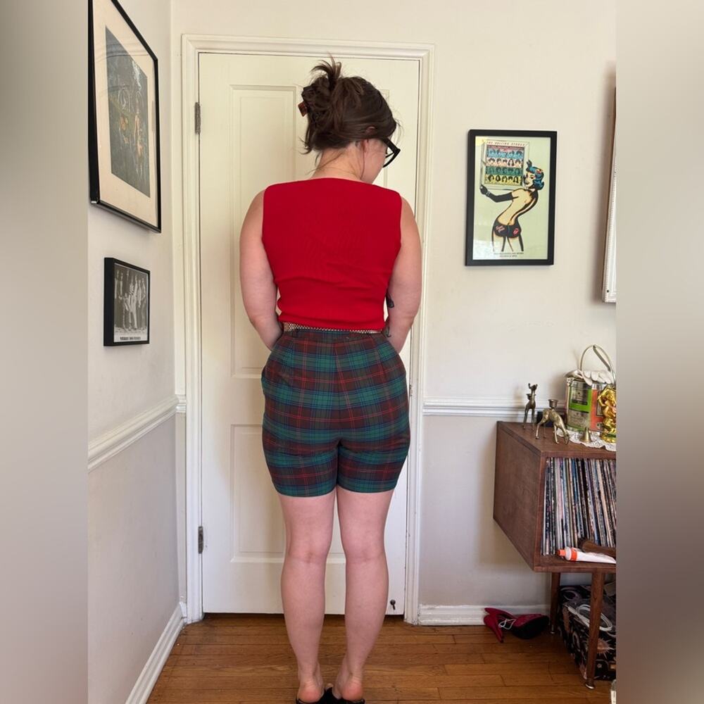 50s Vintage High Waisted Plaid Side Zip Shorts - Picture 3 of 8